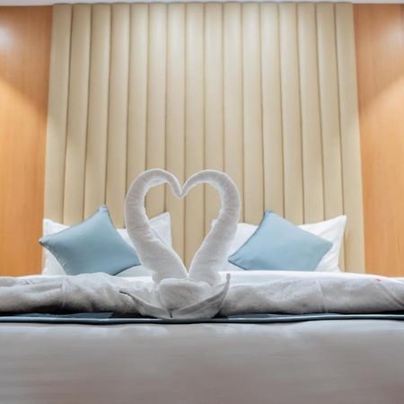 Hotel Tulips Grand Haidarábád Kültér fotó