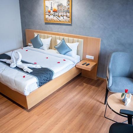 Hotel Tulips Grand Haidarábád Kültér fotó