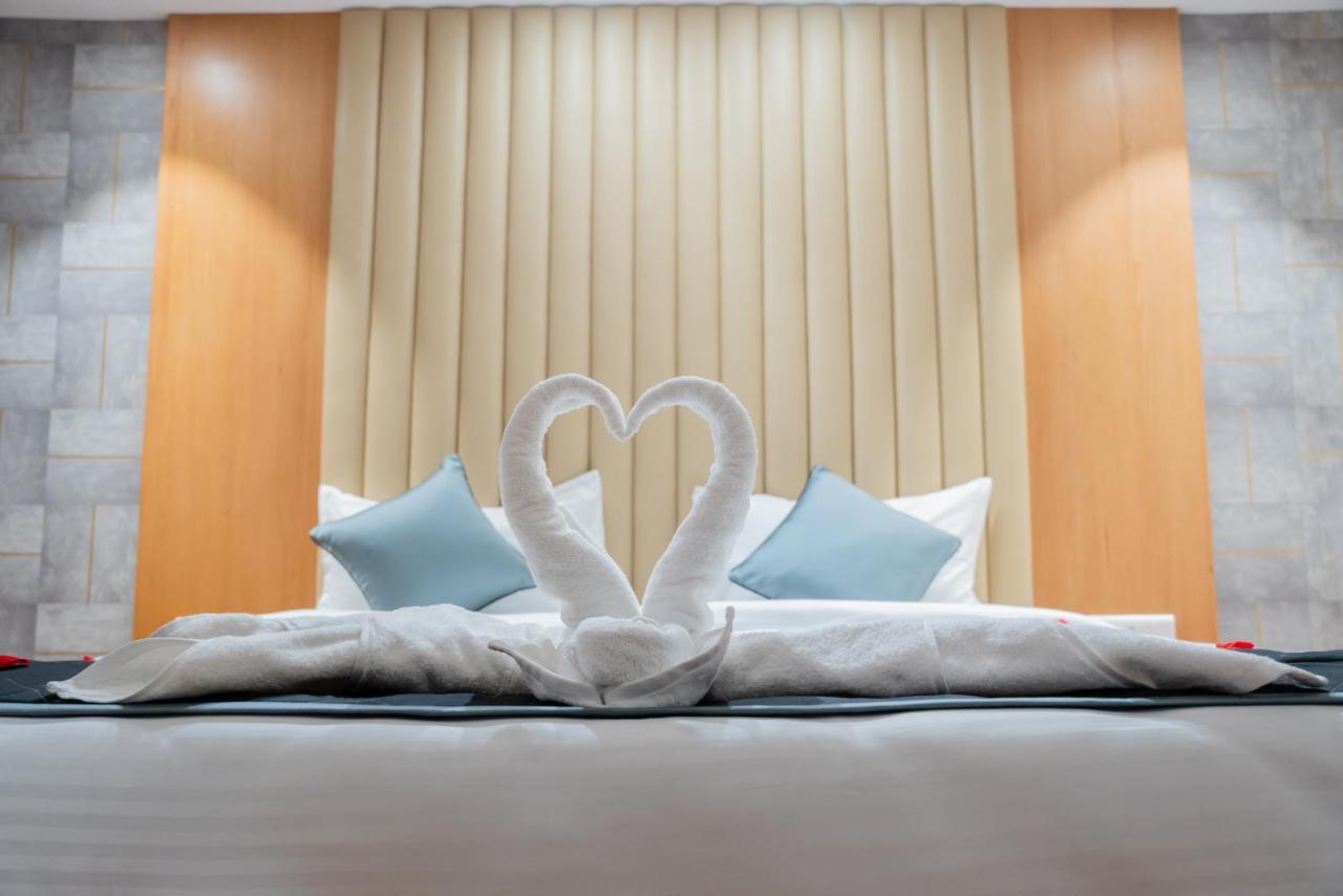 Hotel Tulips Grand Haidarábád Kültér fotó