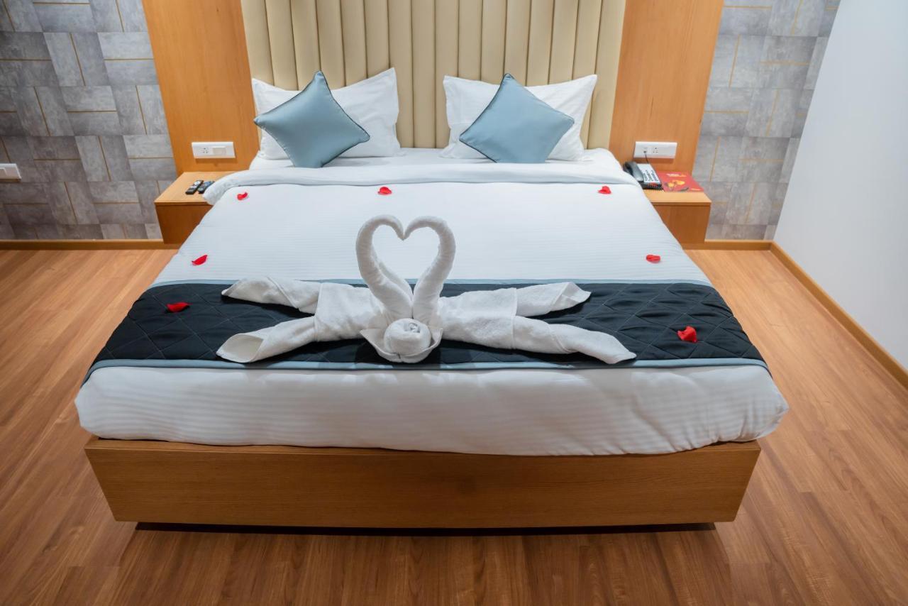 Hotel Tulips Grand Haidarábád Kültér fotó
